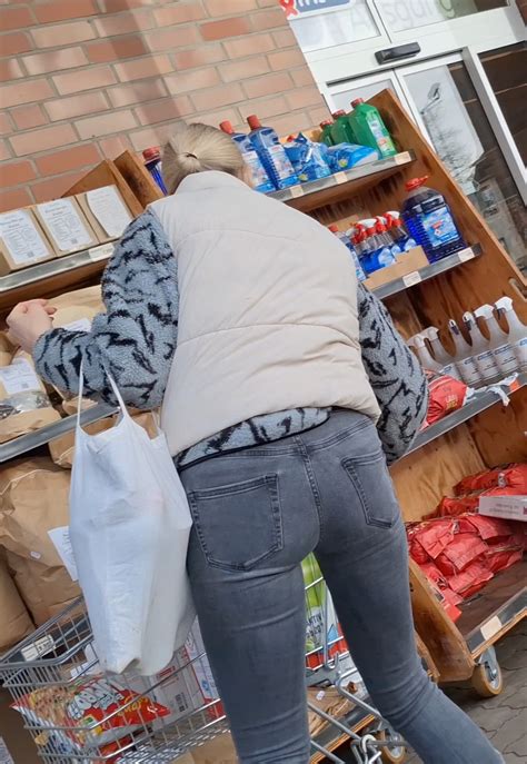 Great Ass On Blonde Milf Tight Jeans Forum