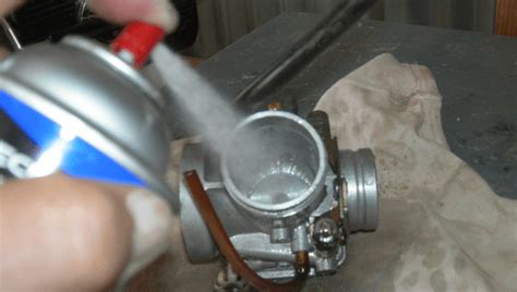 Where to Spray Carb Cleaner on an Outboard - JewelsClean