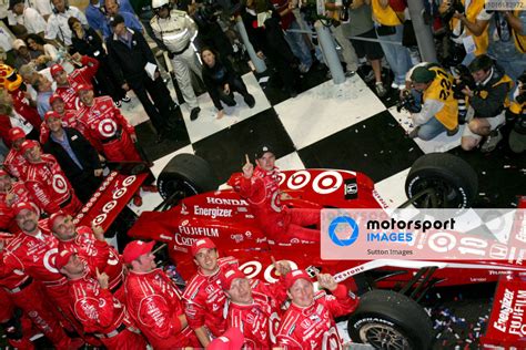 Dan Wheldon GBR Target Chip Gnassi Celebrates His Win Homestead Miami