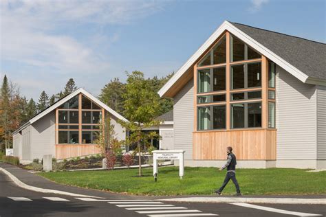 Falmouth Memorial Library / Simons Architects | ArchDaily