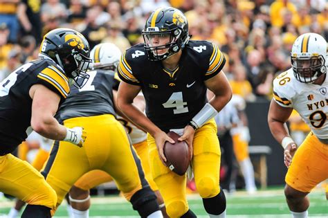 2018 Big Ten Football Assessing The West Division Quarterbacks Big