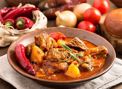 Clay Pot Slow Cooked Hungarian Goulash Vitaclay® Chef
