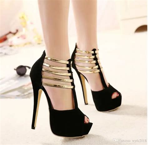 Venta Tacones Negros Con Dorado En Stock