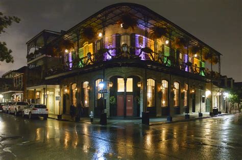 Most Haunted Places in New Orleans - How to Explore City of the Dead