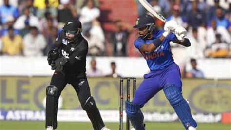 IND Vs NZ 1st ODI Ex Indian Opener Slams Umpire S Call On Hardik