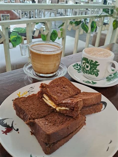 Ngopi Sore Review UrsAndNic Di Restoran Bangi Kopi Kelapa Gading