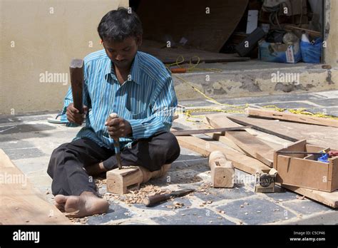 Indian carpenter at work Stock Photo - Alamy