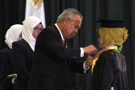 UGM Mewisuda 1 616 Lulusan Sarjana Universitas Gadjah Mada