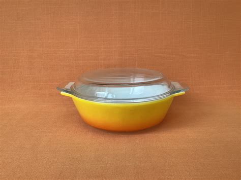 1970s Jaj Pyrex Rocco Casserole Dish With Lid 509 2 Pint Casserole Dish 509 In The Rocco Design