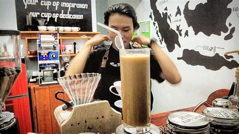 Segarnya Menyeruput Kopsu Es Kopi Susu Tanpa Gula Aren Khas Kedai