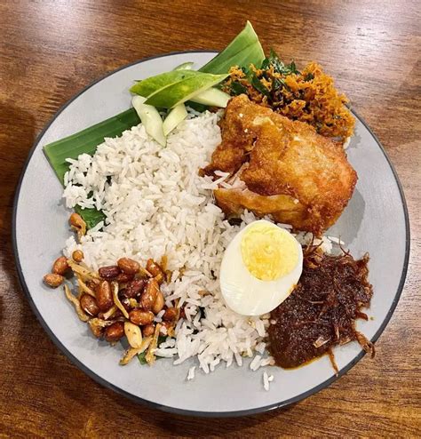 Places To Enjoy Nasi Lemak Besides Village Park Restaurant In Klang