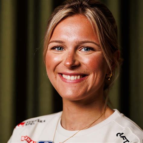 Frida Karlssons Storsuccé I Fel Sport Skidstjärnan Slog Till Direkt