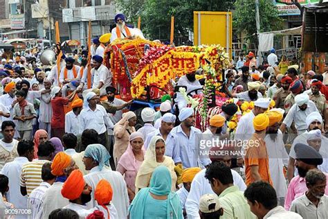 Indian Palanquin Photos And Premium High Res Pictures Getty Images