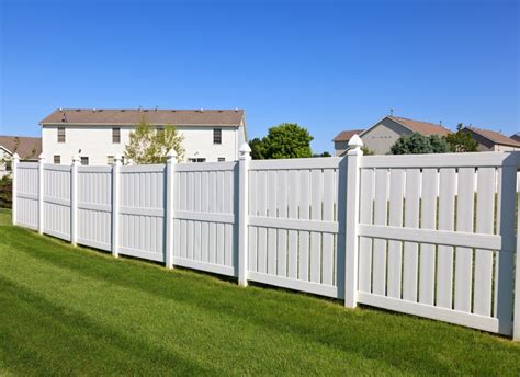 Vinyl Fence Installation Tips - Dos and Don'ts - Bob Vila