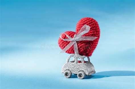 Toy Car Delivering Craft Knitted Heart For Valentine S Day Stock Image