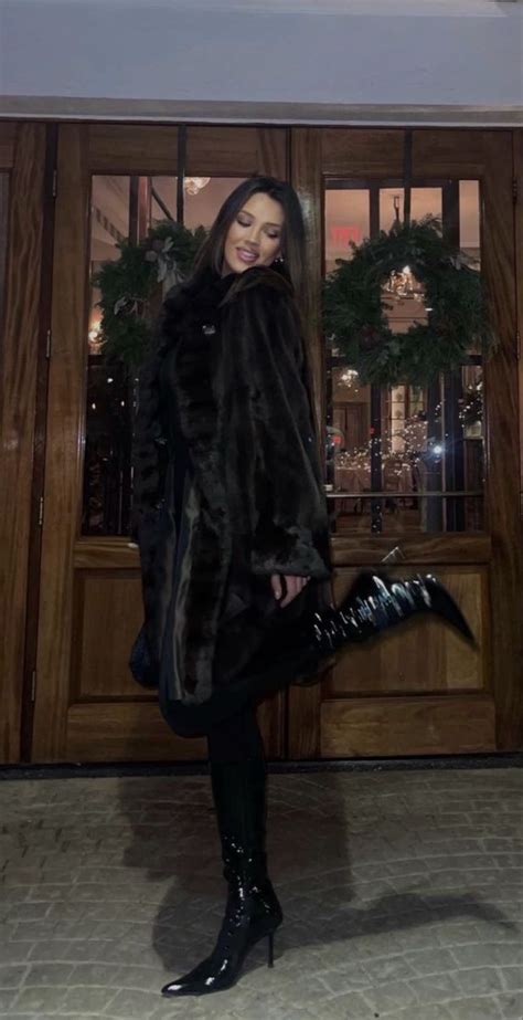 Pin By J Uhl On Schnellgemerkte Pins Fur Coat Outfit Black Faux Fur Coat Fur Coat Fashion