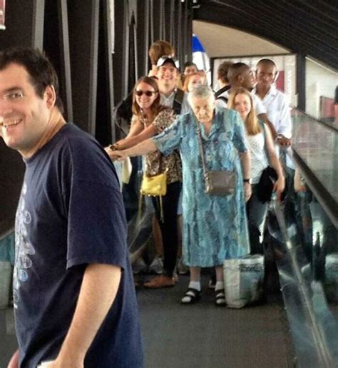 Questa signora che se ne infischia - Keblog
