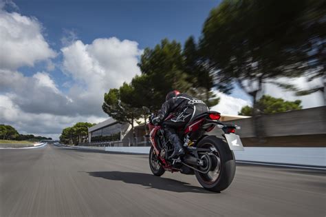 Honda Cbr R Press Images Action Shots