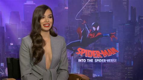 Spider Man Into The Spider Verse Gwen Stacey Interview Hailee Steinfeld Youtube