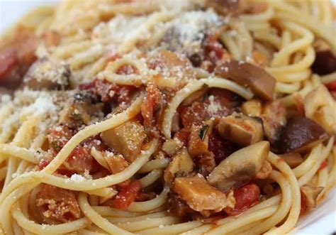 Spaghetti With Mushroom And Tomato Sauce Recipe Cullys Kitchen