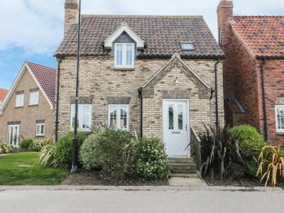 Yorkshire Coast Self Catering Cottage Causeway Cottage Filey Sleeps 4