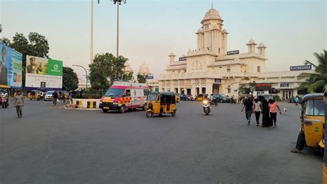 Arrival Of 12862 Kacheguda Mahbubnagar Vishakapatnam SF Express South