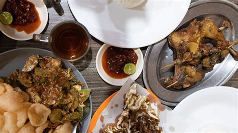 Ayam Goreng Nikmat Panaitan Top Tier Ayam Goreng Klasik Di Bandung
