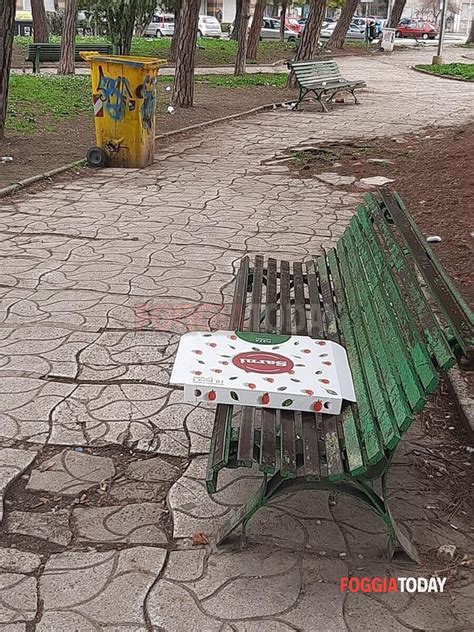 Degrado In Piazza Padre Pio Le Foto