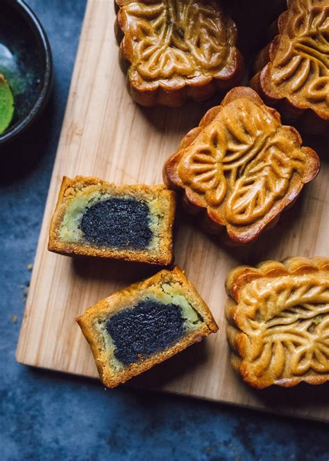 Classic Mooncakes With Red Bean Paste Artofit