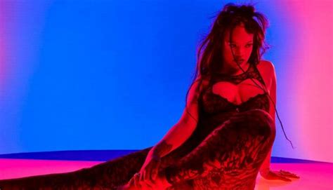 Rihanna Flaunts Her Huge Tits After Pregnancy Photos The Fappening