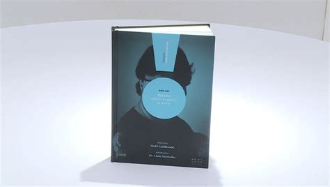 Retr N El Libro De Ra L Gay Que Retrata Su Vida Y Sus Complicaciones En Tono De Humor Crea