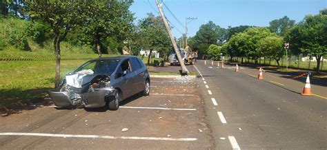 Motorista Fica Ferido Ap S Carro Bater Em Poste De Avenida Em Rio Preto