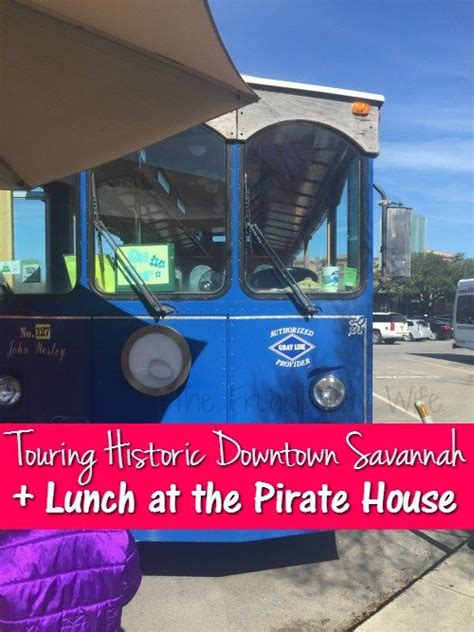 Touring Savannah Historic District + Lunch at the Pirate House - Our Roaming Hearts