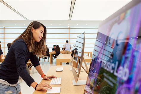 Apple Kyoto Opens Saturday On Shijō Dori Apple