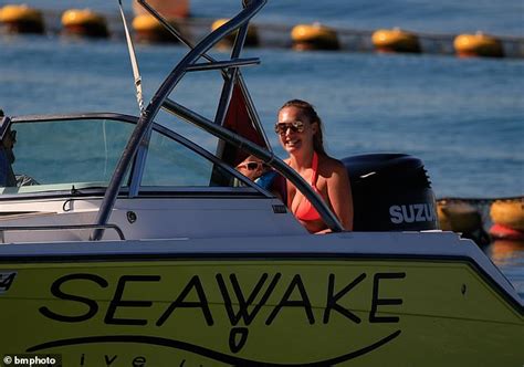 Bikini Clad Tamara Ecclestone And Daughter Enjoy Dubai Beach Daily