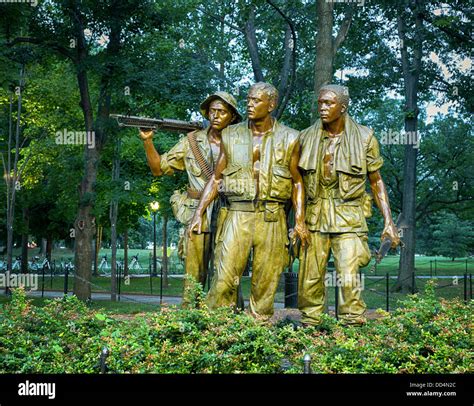 Vietnam War Memorial Statue