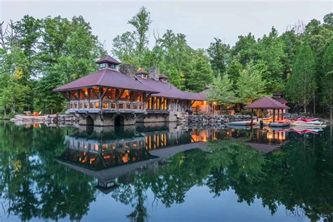 One Kindesign This Gorgeous Rustic Sanctuary In Tennessee Appears To