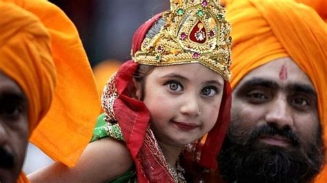 In Pictures Hindus Celebrate Krishnas Birthday Bbc News