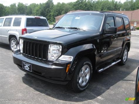 2010 Brilliant Black Crystal Pearl Jeep Liberty Sport 4x4 32966400