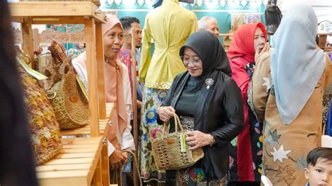 Buka Batik Bordir Aksesoris Fair Pj Ketua Dekranasda Isye