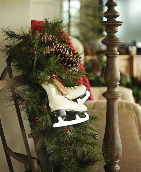 Schlitten Dekorieren Weihnachten Schlittschuhe Zapfen Weihnachtsdeko Ideen Ou Weihnachten