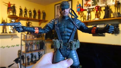 Hot Toys Metal Gear Solid Snake Eater Naked Snake Sneaking Suit