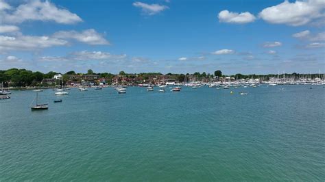 hamble marina  harbour  popular area  sailing   uk