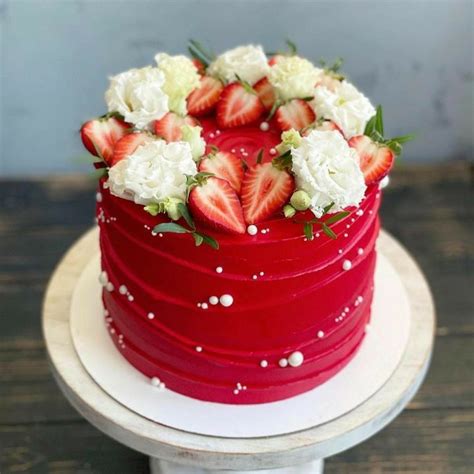 Pin By Emma Ushija On Cakes Womens Easy Cake Decorating Strawberry