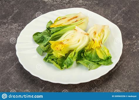 Ensalada De Bok Choy A La Parrilla Foto De Archivo Imagen De