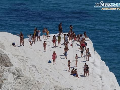 Scala Dei Turchi Sequestrata 31 Turisti Denunciati