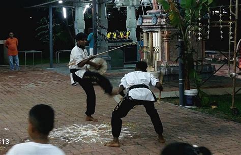 Silambam – Indian Self Defence Art. – THEINDIANRAAS