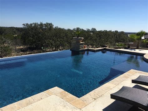 Geometric Pool With Sun Shelf And Large Negative Edge Modern