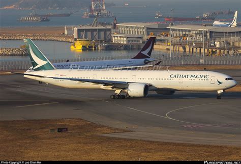 B KPT Cathay Pacific Boeing 777 367 ER Photo By Luo Chun Hui ID