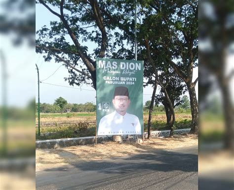 Pasang Baliho Kompakdesi Getol Dukung Mas Dion Maju Calon Bupati